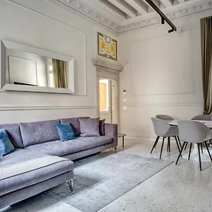 https://palazzo-bonvicini-10.hotelslidodijesolo.com
